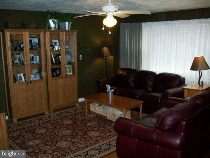 8207 North Boundary Road Dundalk, MD 21222 - Photo 12 of 30 Living Room #2
