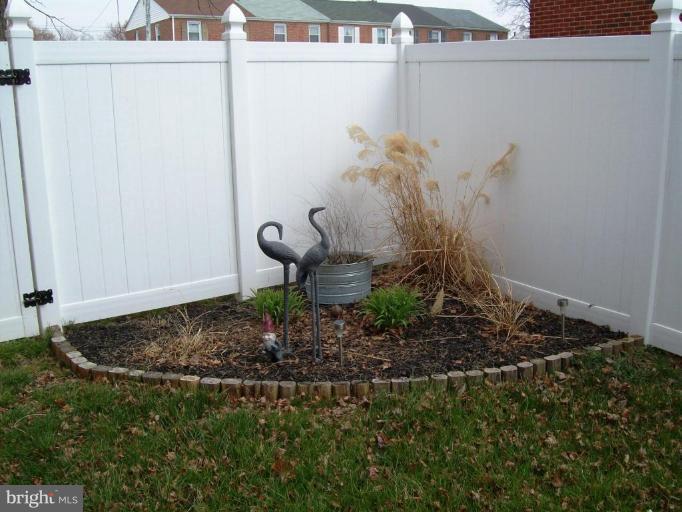 8207 North Boundary Road Dundalk, MD 21222 - Photo 27 of 30 Garden