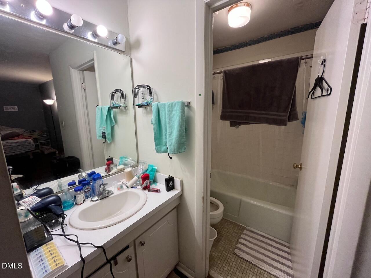 1022 Sandlin Place, Unit J Raleigh, NC 27606 - Photo 16 of 19 IMG_5816
