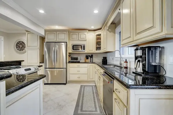 $4,750 | 5574 Lake Osborne Drive, Lake Worth, FL 33461