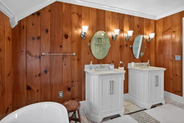 $1,890,000 | 8714 Cherry Point Road, Manitou Beach, MI 49253