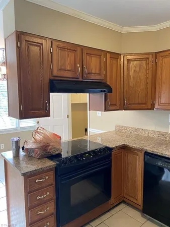 $1,800 | 4 Holdsworth Court, Greensboro, NC 27455