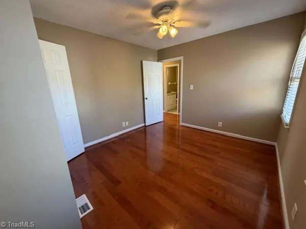 $1,800 | 4 Holdsworth Court, Greensboro, NC 27455