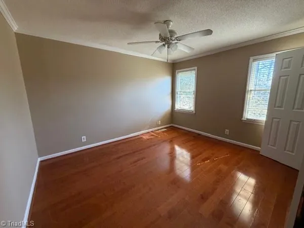 $1,800 | 4 Holdsworth Court, Greensboro, NC 27455