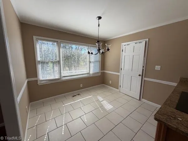 $1,800 | 4 Holdsworth Court, Greensboro, NC 27455