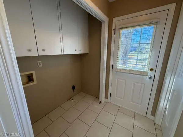 $1,800 | 4 Holdsworth Court, Greensboro, NC 27455