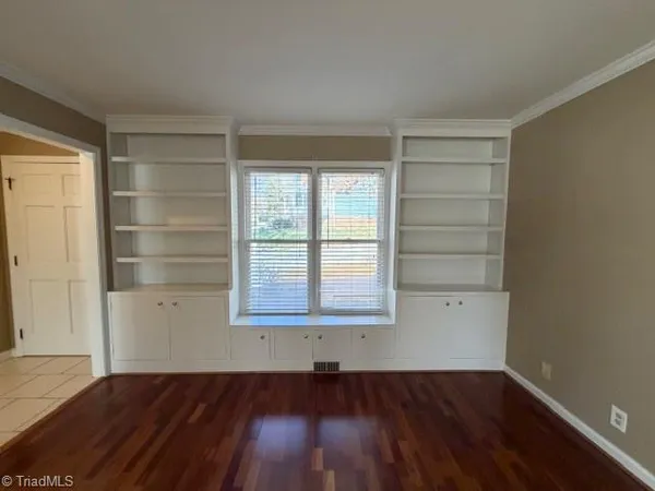 $1,800 | 4 Holdsworth Court, Greensboro, NC 27455