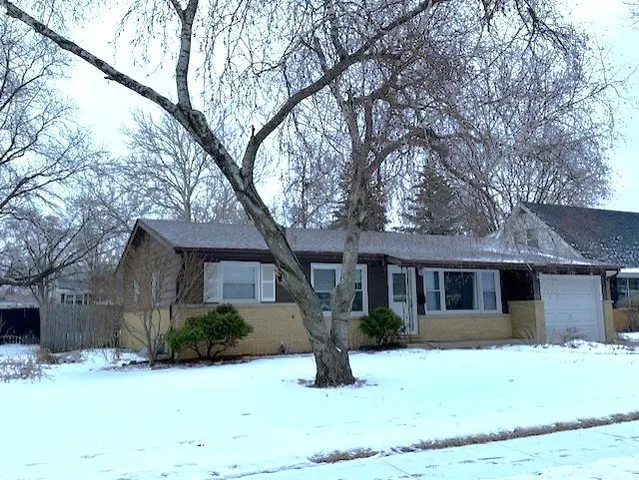 $2,400 | 1229 Algonquin Drive, Elgin, IL 60120