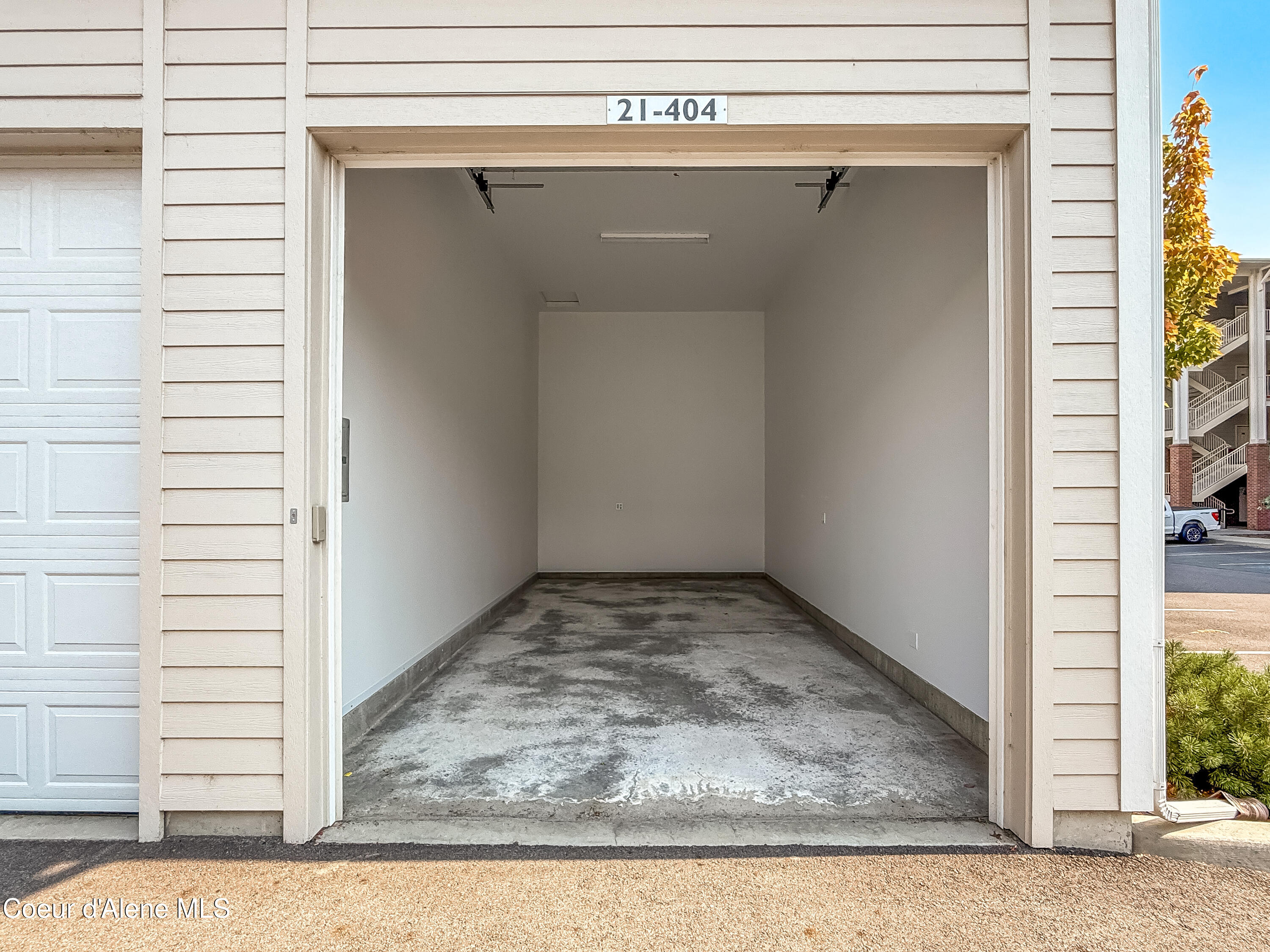 415 West Waterside Drive, Unit 404 Post Falls, ID 83854 - Photo 22 of 25 Garage