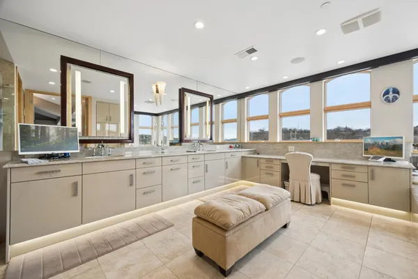 $2,500,000 | 501 Main Street North, Unit 500, Stillwater, MN 55082