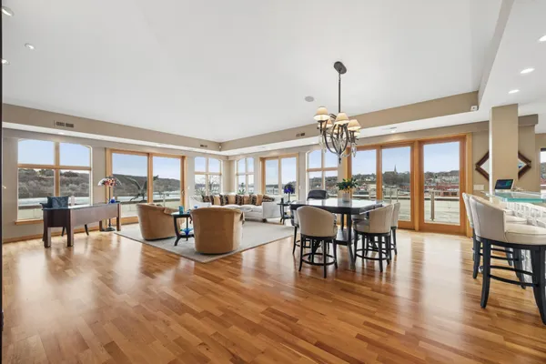 $2,500,000 | 501 Main Street North, Unit 500, Stillwater, MN 55082