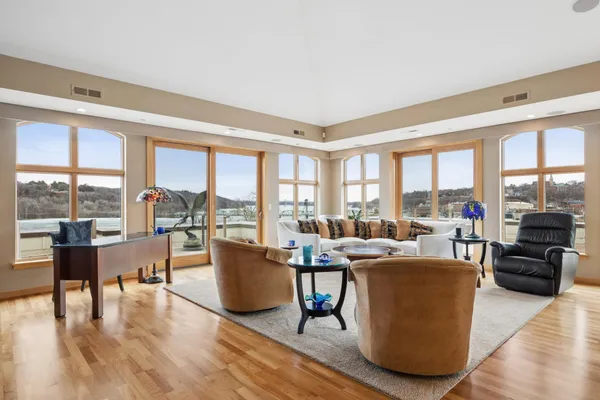 $2,500,000 | 501 Main Street North, Unit 500, Stillwater, MN 55082