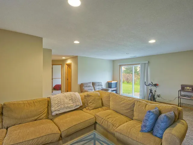 $289,900 | 151 8th Street South, Winsted, MN 55395