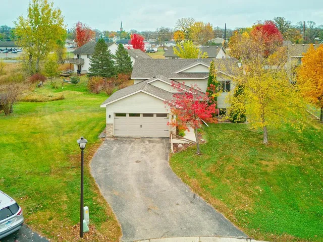 $289,900 | 151 8th Street South, Winsted, MN 55395