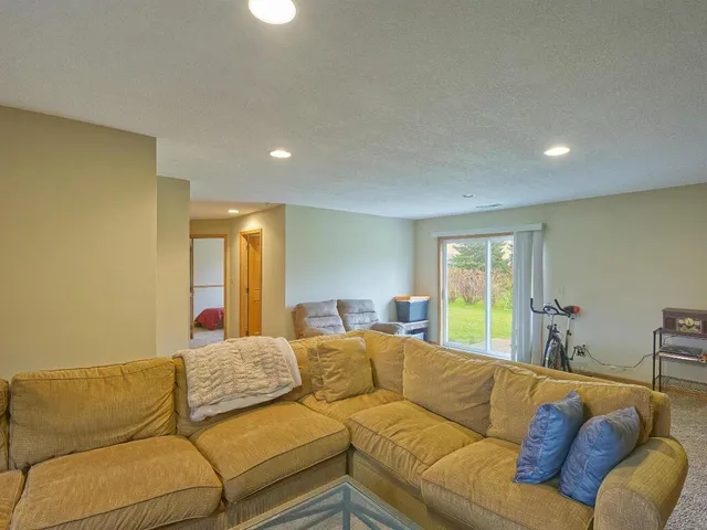 $289,900 | 151 8th Street South, Winsted, MN 55395