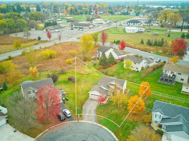 $289,900 | 151 8th Street South, Winsted, MN 55395