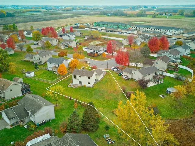 $289,900 | 151 8th Street South, Winsted, MN 55395