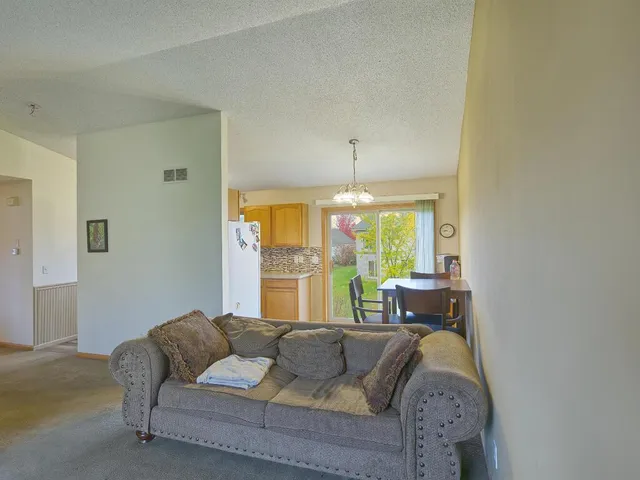 $289,900 | 151 8th Street South, Winsted, MN 55395