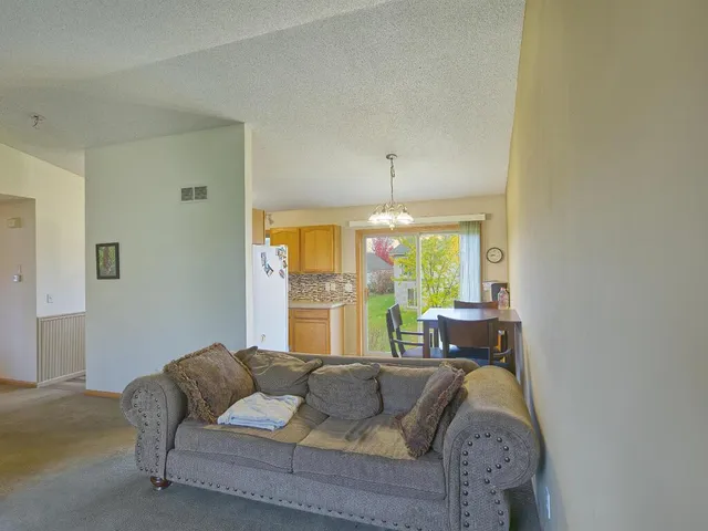 $289,900 | 151 8th Street South, Winsted, MN 55395