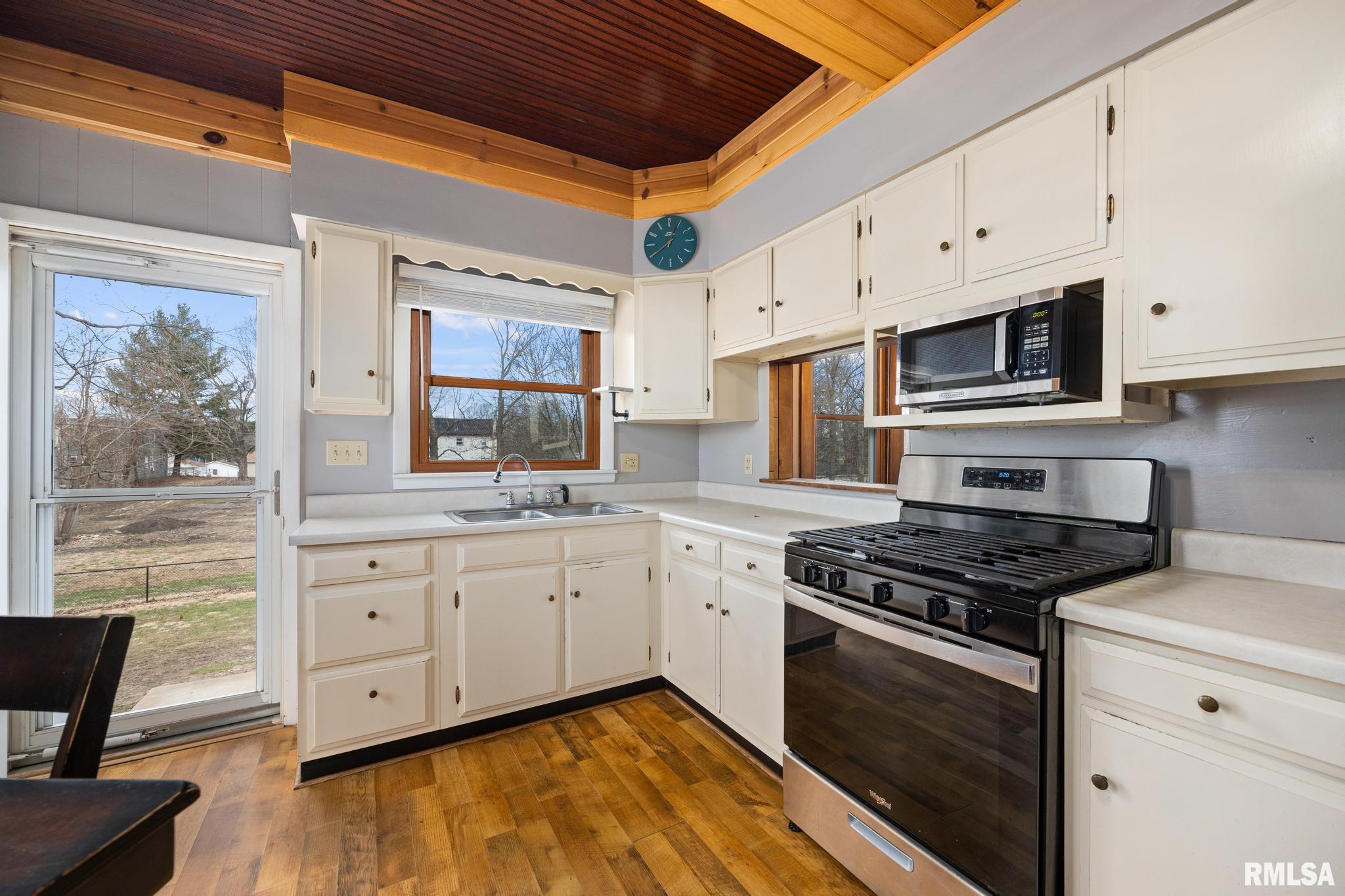 824 3rd Street Lacon, IL 61540 - Photo 17 of 36