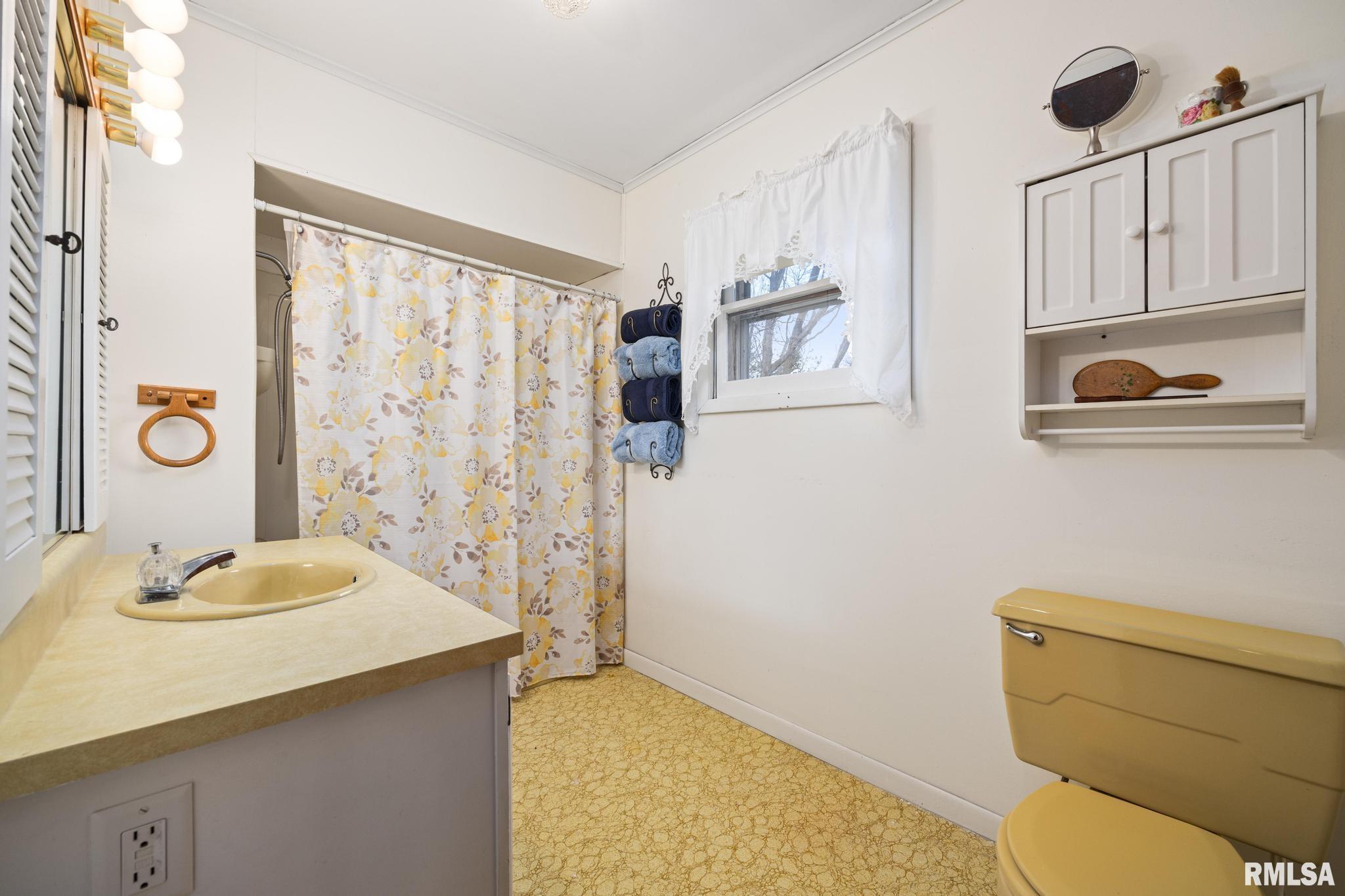 824 3rd Street Lacon, IL 61540 - Photo 26 of 36