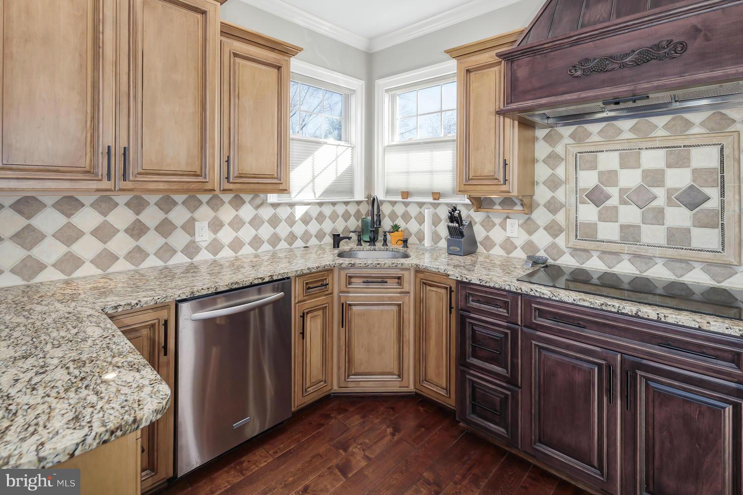 1103 Reames Road Baltimore, MD 21220 - Photo 7 of 30 Custom cabinets