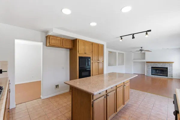 $524,000 | 865 McKelvy Avenue, Clovis, CA 93611
