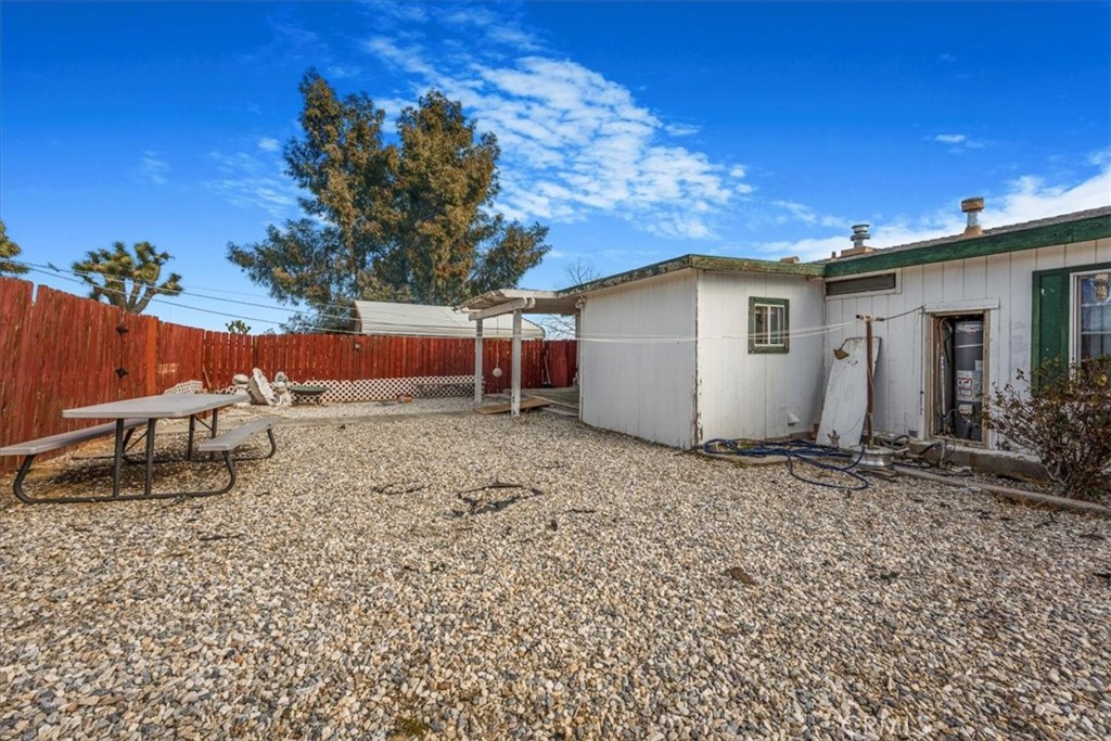 13378 Paramount Road Phelan, CA 92371 - Photo 38 of 43