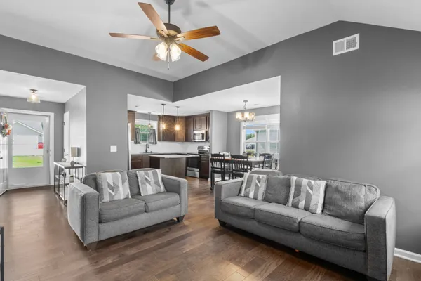 $305,000 | 1449 Fredrick Drive, Clarksville, TN 37042