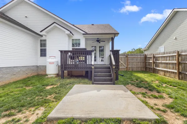 $305,000 | 1449 Fredrick Drive, Clarksville, TN 37042