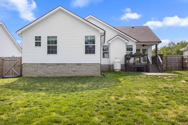 $305,000 | 1449 Fredrick Drive, Clarksville, TN 37042