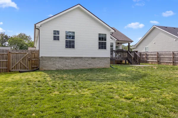 $305,000 | 1449 Fredrick Drive, Clarksville, TN 37042