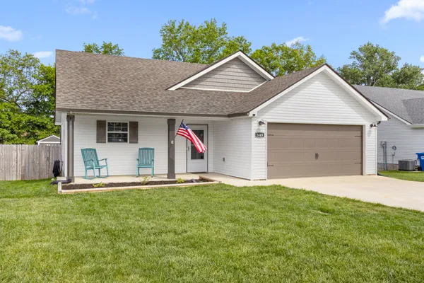 $305,000 | 1449 Fredrick Drive, Clarksville, TN 37042