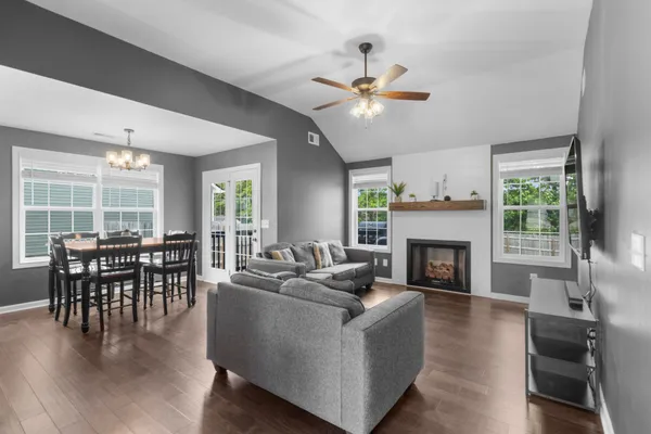 $305,000 | 1449 Fredrick Drive, Clarksville, TN 37042