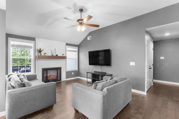 $305,000 | 1449 Fredrick Drive, Clarksville, TN 37042