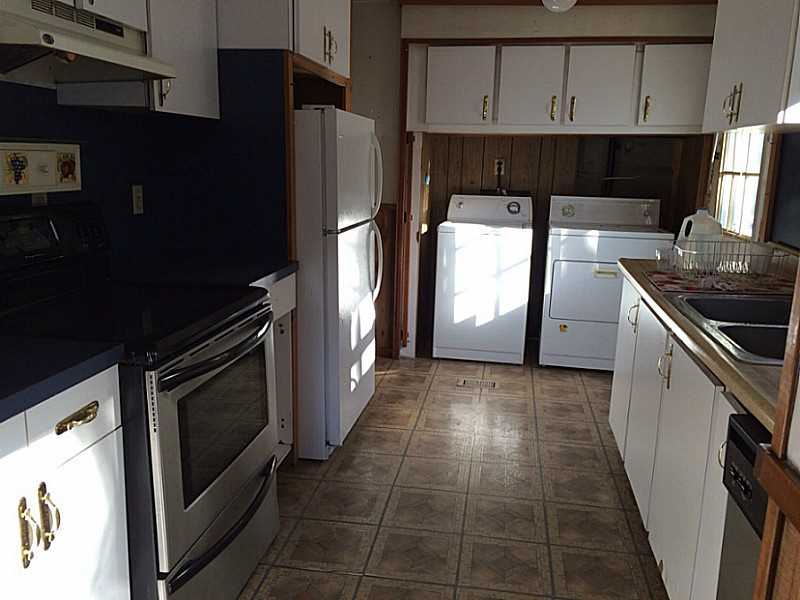 42 Diamond Hill Road Glocester, RI 02814 - Photo 4 of 11 Kitchen.