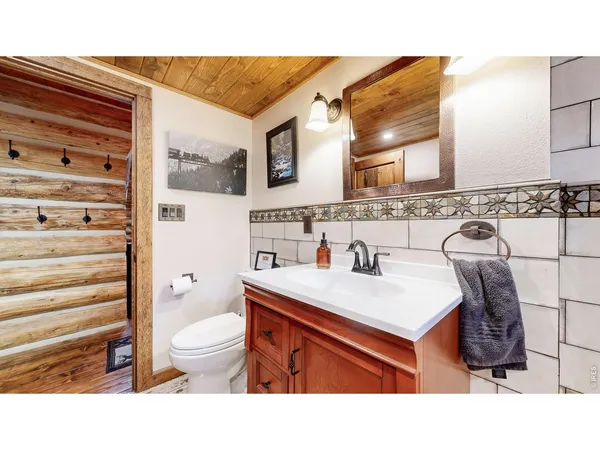 $1,495,000 | 14142 North St Vrain Drive, Lyons, CO 80540