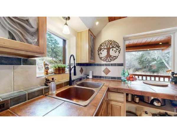 $1,495,000 | 14142 North St Vrain Drive, Lyons, CO 80540