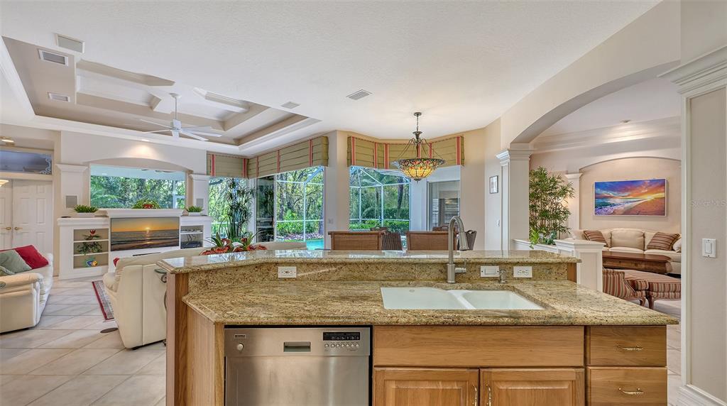 8215 Waterview Boulevard Lakewood Ranch, FL 34202 - Photo 15 of 82