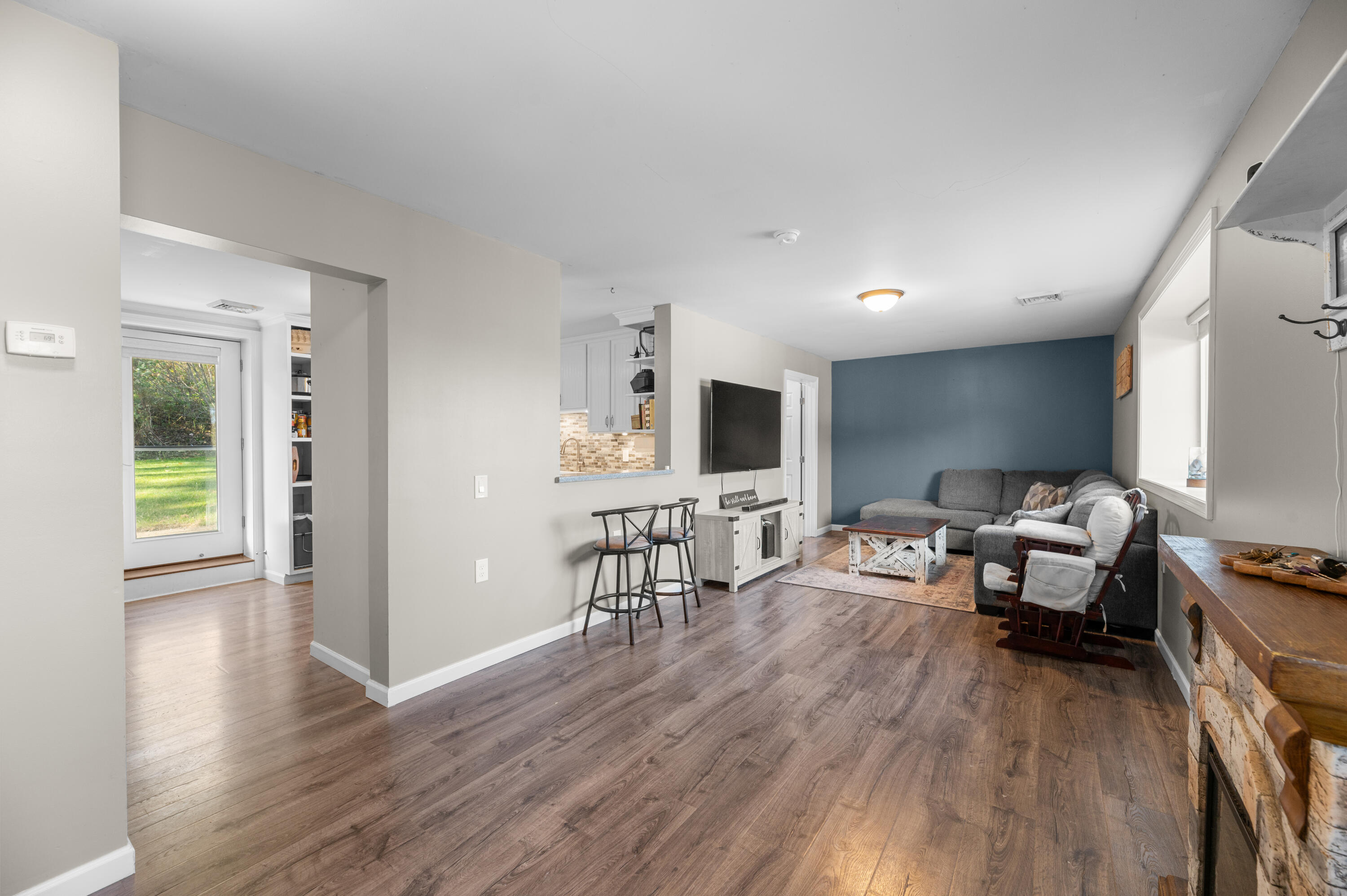 61 Turner Street Canton, ME 04221 - Photo 3 of 18 DSC_5683