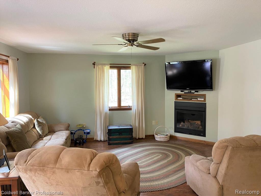 12621 Ithaca Road St. Charles, MI 48655 - Photo 8 of 39