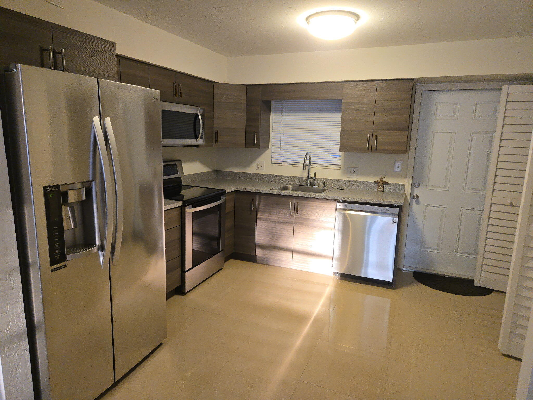 1231 Southwest 61 Terrace, Unit 2 Gainesville, FL 32607 - Photo 3 of 14 6194488740306373040
