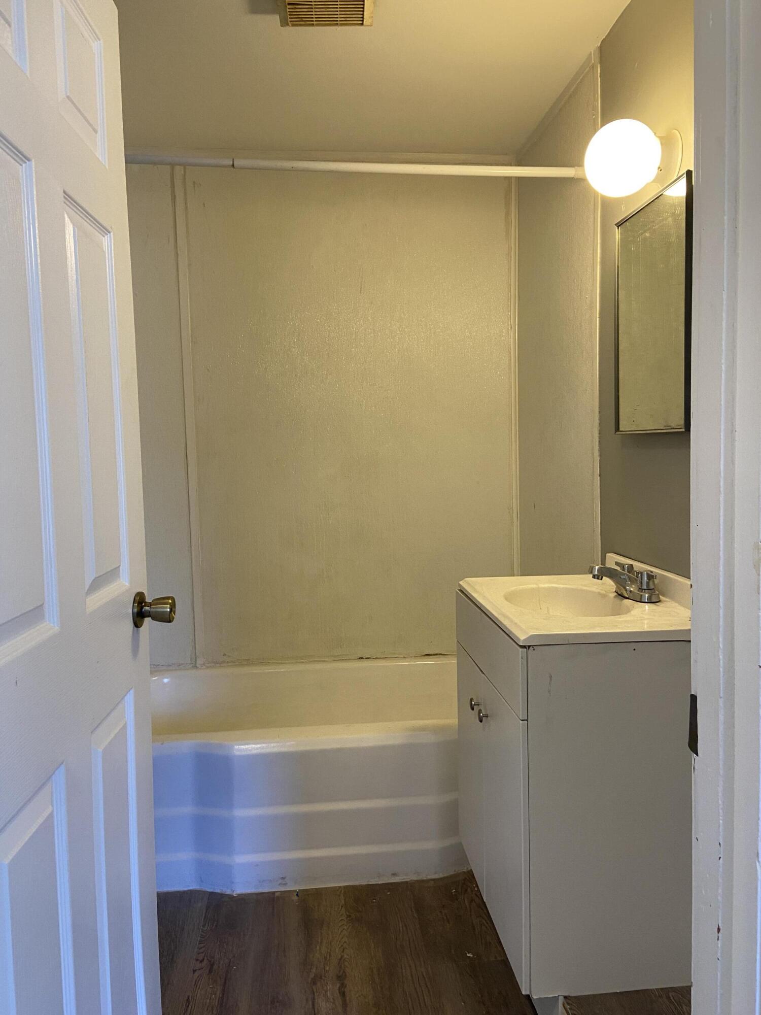 21 Laurel Street Augusta, ME 04330 - Photo 6 of 10 2-5