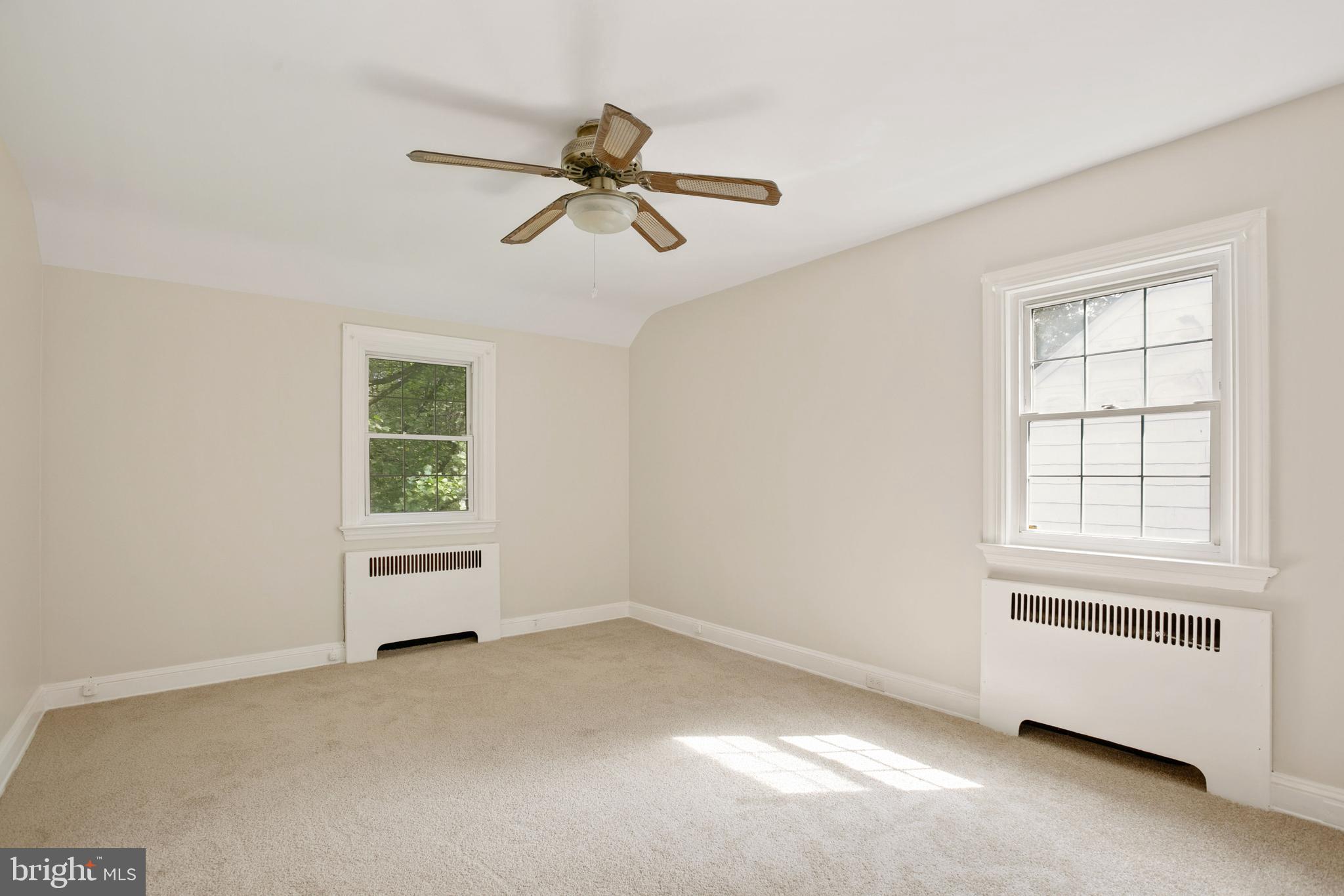 4619 Briarclift Road Baltimore, MD 21229 - Photo 16 of 39 Primary Bedroom-New Carpet & Paint