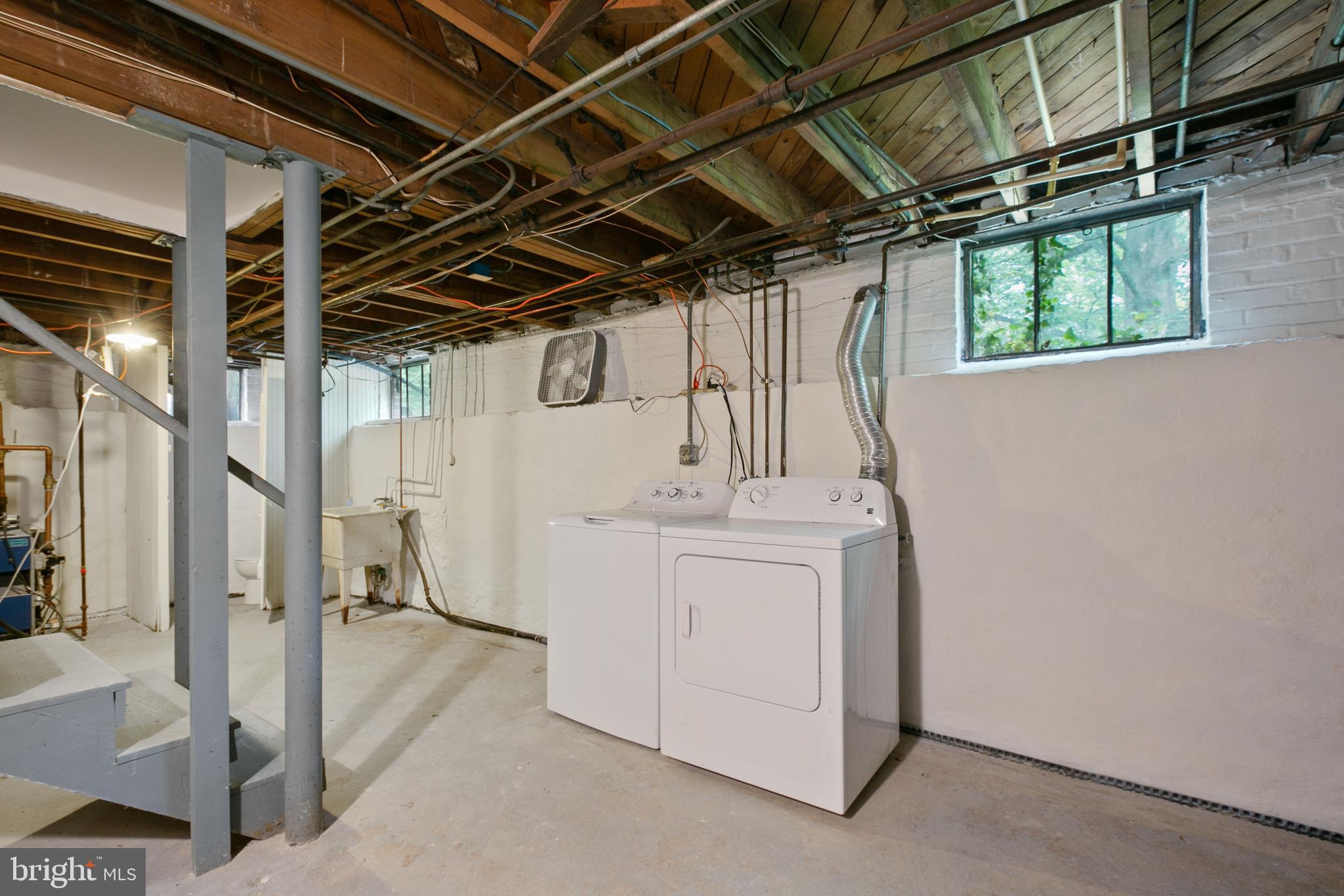 4619 Briarclift Road Baltimore, MD 21229 - Photo 26 of 39 Washer & Dryer included