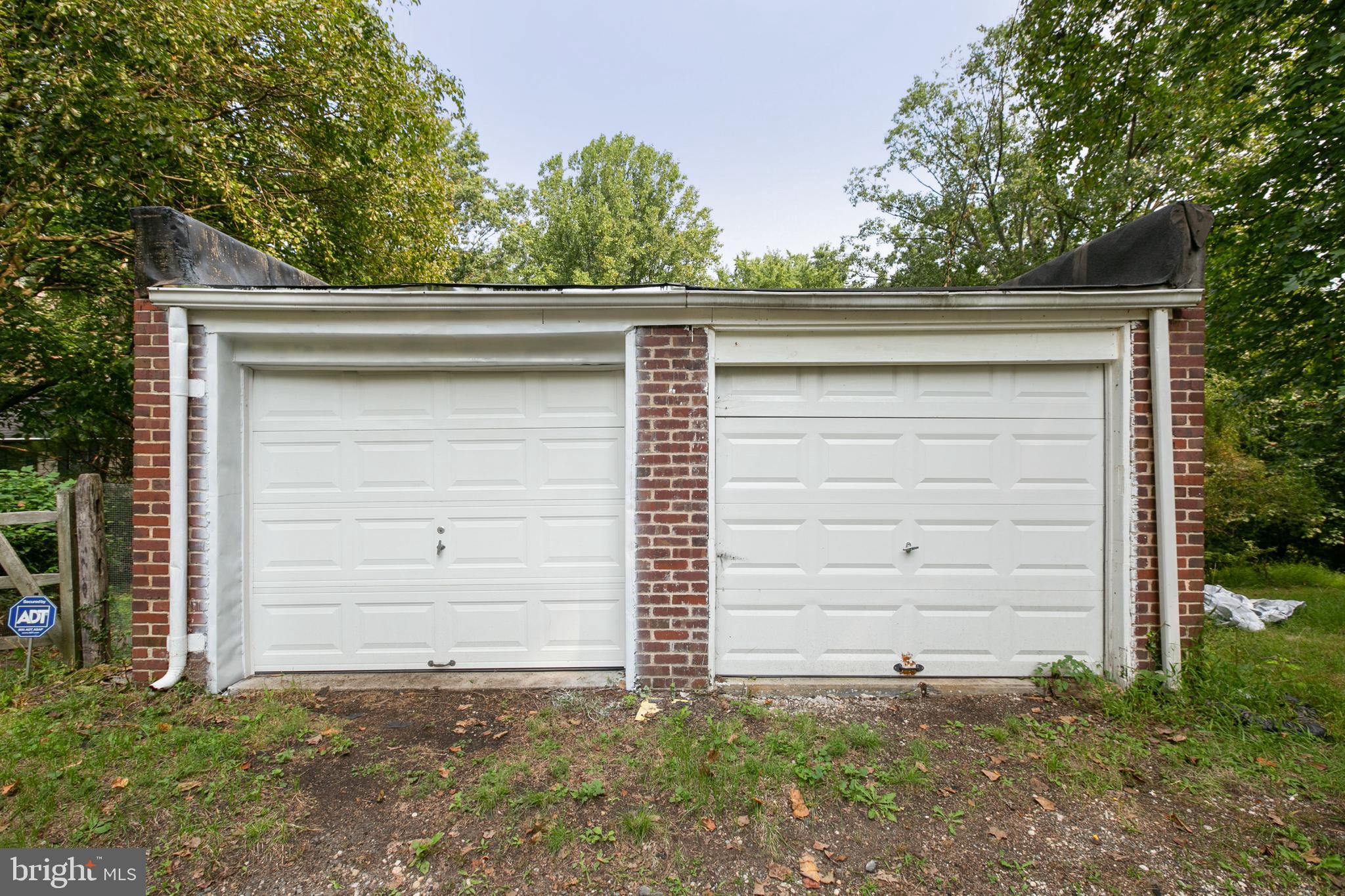 4619 Briarclift Road Baltimore, MD 21229 - Photo 33 of 39 One car garage-The other is the neighbors