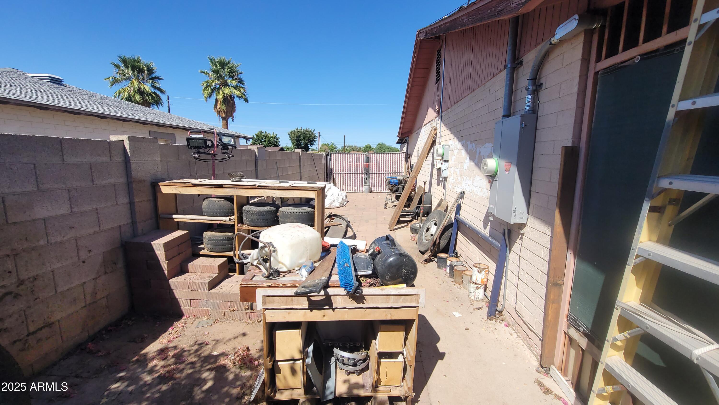 4315 West Osborn Road Phoenix, AZ 85031 - Photo 27 of 29 a view of balcony and patio