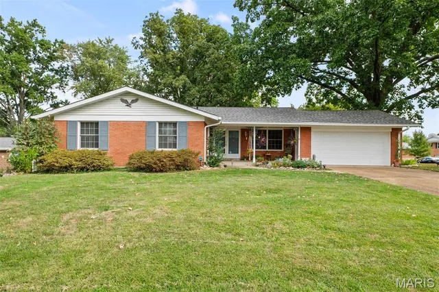 $365,000 | 5837 Oak Forest Lane, St. Louis, MO 63128