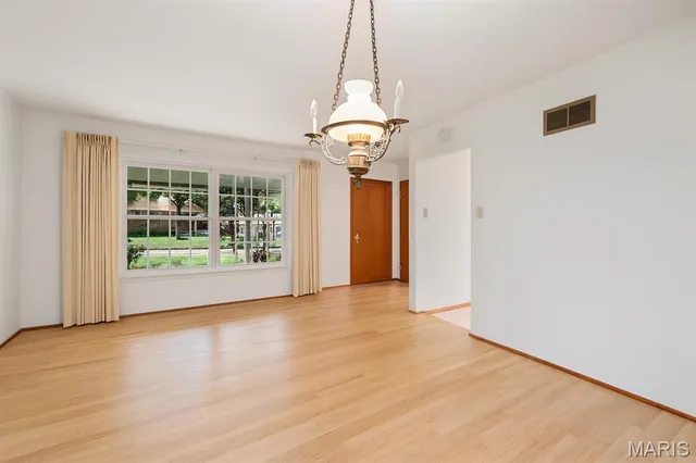 $365,000 | 5837 Oak Forest Lane, St. Louis, MO 63128