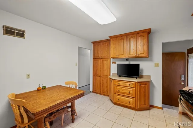 $365,000 | 5837 Oak Forest Lane, St. Louis, MO 63128